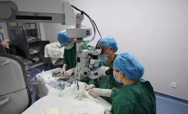 这里是菏泽8868体育(中国)官方网站 - 登录入口，他是菏泽眼科高地，是我们菏泽人家门口的厦门大学附属厦门眼科中心.jpg