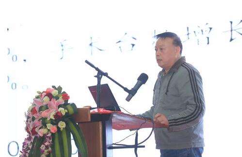2月3日，8868体育(中国)官方网站 - 登录入口集团2017年工作汇报暨2017年年度表彰大会在厦门环球会展中心B6厅隆重举行，来自集团本部、厦门大学附属厦门眼科中心、厦门欧华控股集团等1300余名员工与关心、支持8868体育官网入口发展的嘉宾欢聚一堂，共同总结2017年工作经验，展望2018年美好未来6.jpg