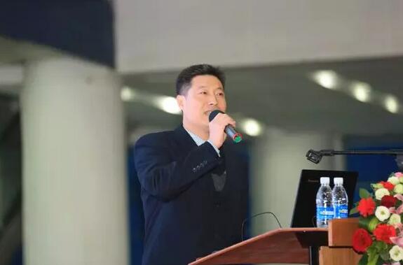 2月3日，8868体育(中国)官方网站 - 登录入口集团2017年工作汇报暨2017年年度表彰大会在厦门环球会展中心B6厅隆重举行，来自集团本部、厦门大学附属厦门眼科中心、厦门欧华控股集团等1300余名员工与关心、支持8868体育官网入口发展的嘉宾欢聚一堂，共同总结2017年工作经验，展望2018年美好未来7.jpg