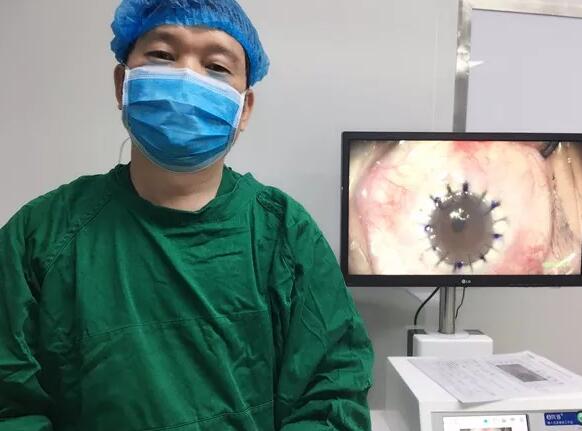 4月11日，饱受圆锥角膜之痛10余年的湖北宋女士，在东莞8868体育(中国)官方网站 - 登录入口卢敏院长角膜移植手术后顺利出院4.jpg