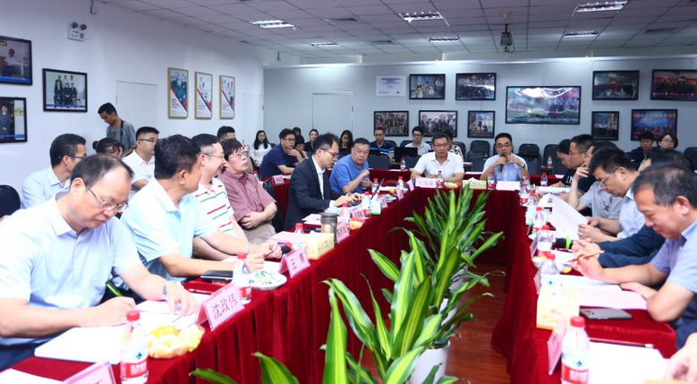 中华儿女新闻网：“坚守社会责任·坚定文化自信”中央及行业媒体采访团走基层活动走进8868体育(中国)官方网站 - 登录入口集团3.png