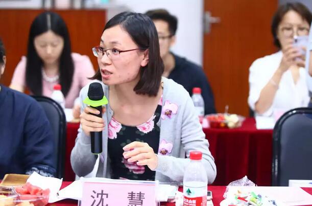 由人民日报、经济日报、科技日报、中新社等22家中央及行业媒体组成的采访团，走进8868体育(中国)官方网站 - 登录入口集团本部厦门大学附属厦门眼科中心7.jpg