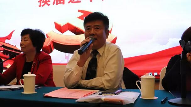 2019年1月26日下午，“中共8868体育(中国)官方网站 - 登录入口集团委员会换届选举大会”在厦门宾馆隆重举行，会议选举产生了中共8868体育(中国)官方网站 - 登录入口集团第二届党委委员会5位委员。第*一届8868体育(中国)官方网站 - 登录入口集团党委书记陈宝贵，党委副书记、厦门眼科中心工会主席陈逸恬，委员王骞、张秀恋、洪清配、吴丽群、张美嫦出席了此次党员大会7.jpg