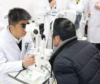 重庆8868体育(中国)官方网站 - 登录入口安晓巨副院长：白内障手术什么时候做 ？1.jpg