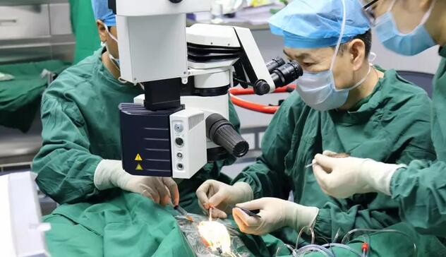 许昌8868体育(中国)官方网站 - 登录入口每周六特邀8868体育(中国)官方网站 - 登录入口眼底病医生戴维智来院会诊.jpg