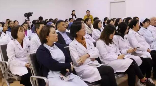 新年伊始8868体育官网入口集团上海和平眼科医院党支部组织全员医护人员开展集中学习活动1.jpg