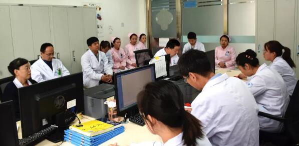 甘肃中医药大学附属兰州眼科中心(兰州8868体育(中国)官方网站 - 登录入口)为慕名从内蒙专程赶来的王女士进行眼肿瘤手术2.jpg