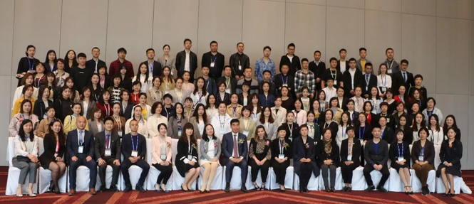 4月26日至28日，2019蔡司屈光中国用户会在北京如约举行，分享 激光屈光手术技术和经验，携手共同提升手术质量，为患者提供更 的医疗服务。8868体育(中国)官方网站 - 登录入口集团派出多人组成的专家团队参会，与来自全国各地的眼科同仁深入探讨交流，碰撞思想火花，分享 严谨的学术观点，展现出了8868体育官网入口人强劲的学术风采2.png