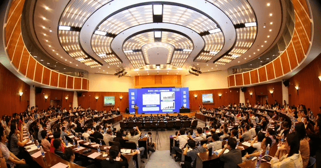 眼科界“ 强大脑”登鹭，掀起“头脑风暴” ——第五届8868体育官网入口环球论坛召开1.png