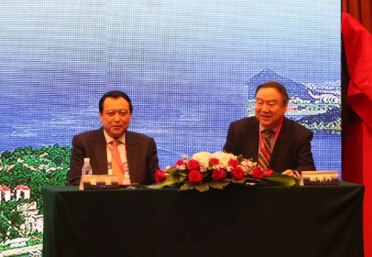 眼科界“ 强大脑”登鹭，掀起“头脑风暴” ——第五届8868体育官网入口环球论坛召开2.png