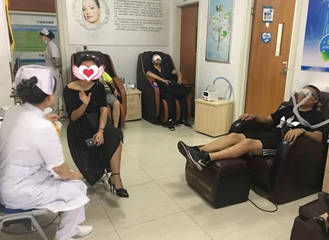 成都8868体育(中国)官方网站 - 登录入口收治一患者：眼睛长满霰粒肿1.png