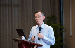 6月23日，由重庆8868体育(中国)官方网站 - 登录入口举办的“第三届8868体育官网入口论坛”在重庆翰文大酒店落幕， 该会议邀请10多位国内出名眼科专家进行学术演讲，并与现场近120名来自地县和其它地区的眼科同道们齐聚一堂，共同探讨当前眼科学领域的 学术研究成果、临床诊疗新技术以及未来的发展趋势等2.png