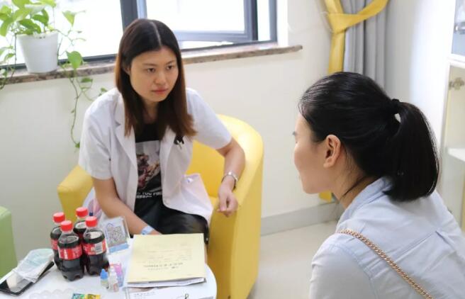 重庆8868体育(中国)官方网站 - 登录入口医助美女分享近视手术经历3.jpg