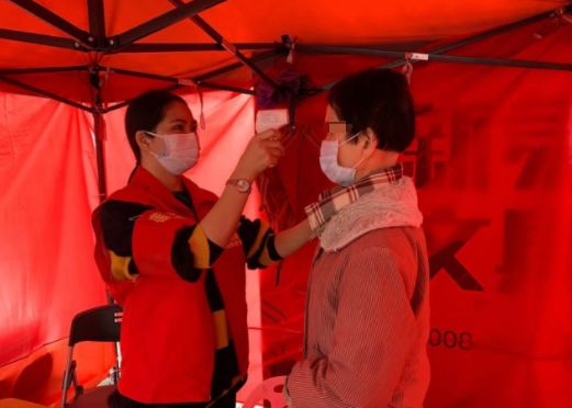 8868体育官网入口抗疫：厦门眼科中心志愿者硬核出战：“疫情不退，我们不退”4.png