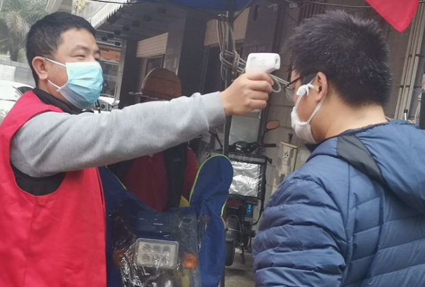 8868体育官网入口抗疫：厦门眼科中心志愿者硬核出战：“疫情不退，我们不退”7.png