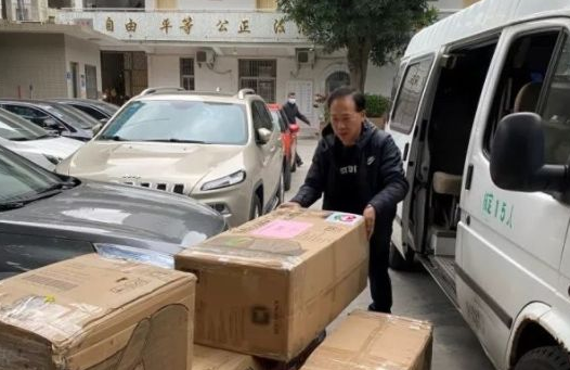 再捐20 只口罩！8868体育官网入口集团本部厦门眼科中心助力疫情防控攻坚战，传递光明与温暖3.png