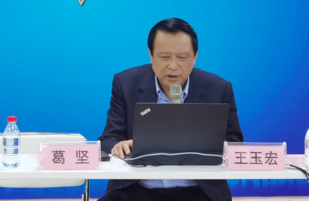 10月18日至10月19日，一场眼科界的“云上学术盛宴”隆重登场。由厦门大学附属厦门眼科中心主办的“第六届8868体育官网入口论坛青光眼高峰论坛”再现百家争鸣之盛景，25位眼科名家共同探讨当前青光眼学科领域的 学术研究成果、临床诊疗新技术以及未来的发展趋势，助力推动我国青光眼学科蓬勃发展4.png