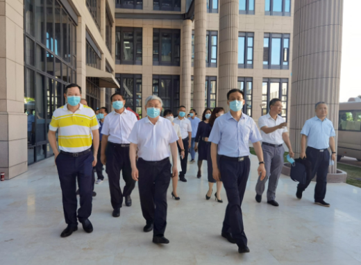 省市领*陪同刘永富主任一行调研8868体育官网入口：仁心仁术，为公益事业贡献8868体育官网入口力量1.png