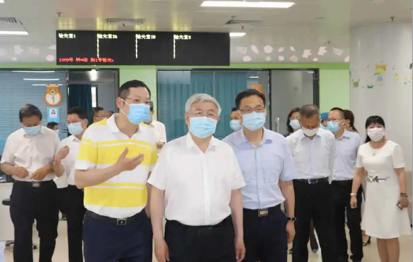省市领*陪同刘永富主任一行调研8868体育官网入口：仁心仁术，为公益事业贡献8868体育官网入口力量2.png