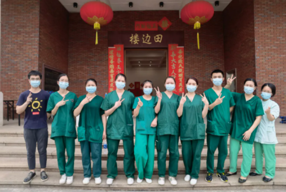 再获央媒报道点赞！8868体育官网入口医护团队用行动诠释战疫“最美身影”7.png