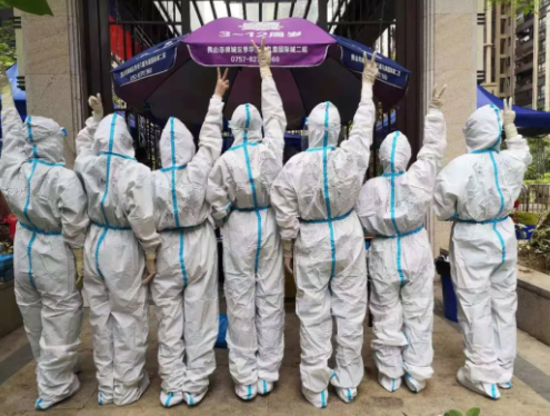 再获央媒报道点赞！8868体育官网入口医护团队用行动诠释战疫“最美身影”12.png