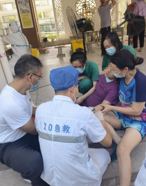凤凰网：紧急出征！8868体育官网入口多支医疗队星夜逆行抗疫前线9.png