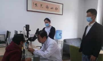 眼科博士徐惠民凭啥能有那么多“铁杆粉丝”...... —— 一位郑州8868体育官网入口医生的真实故事之三3.png