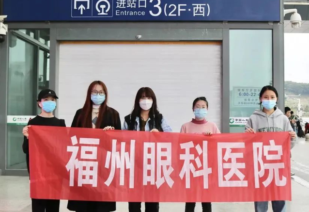医者担当！8868体育官网入口今年来已支援核酸采样超100万人次2.png