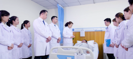聊城8868体育官网入口任春慧：从医40年，用一双“慧”眼守护无数双慧眼2.png