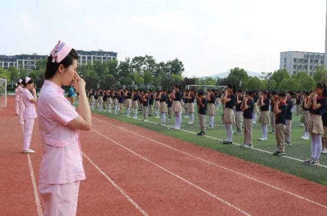 8868体育官网入口：聚焦“一老一小”，全力打造6月“8868体育官网入口爱眼月”2.png