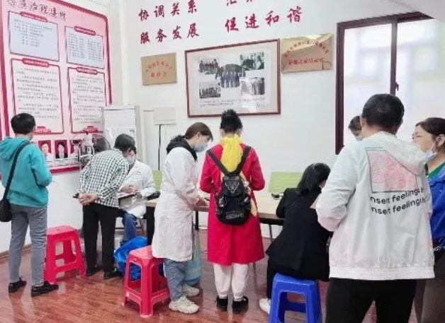 8868体育官网入口：聚焦“一老一小”，全力打造6月“8868体育官网入口爱眼月”8.png
